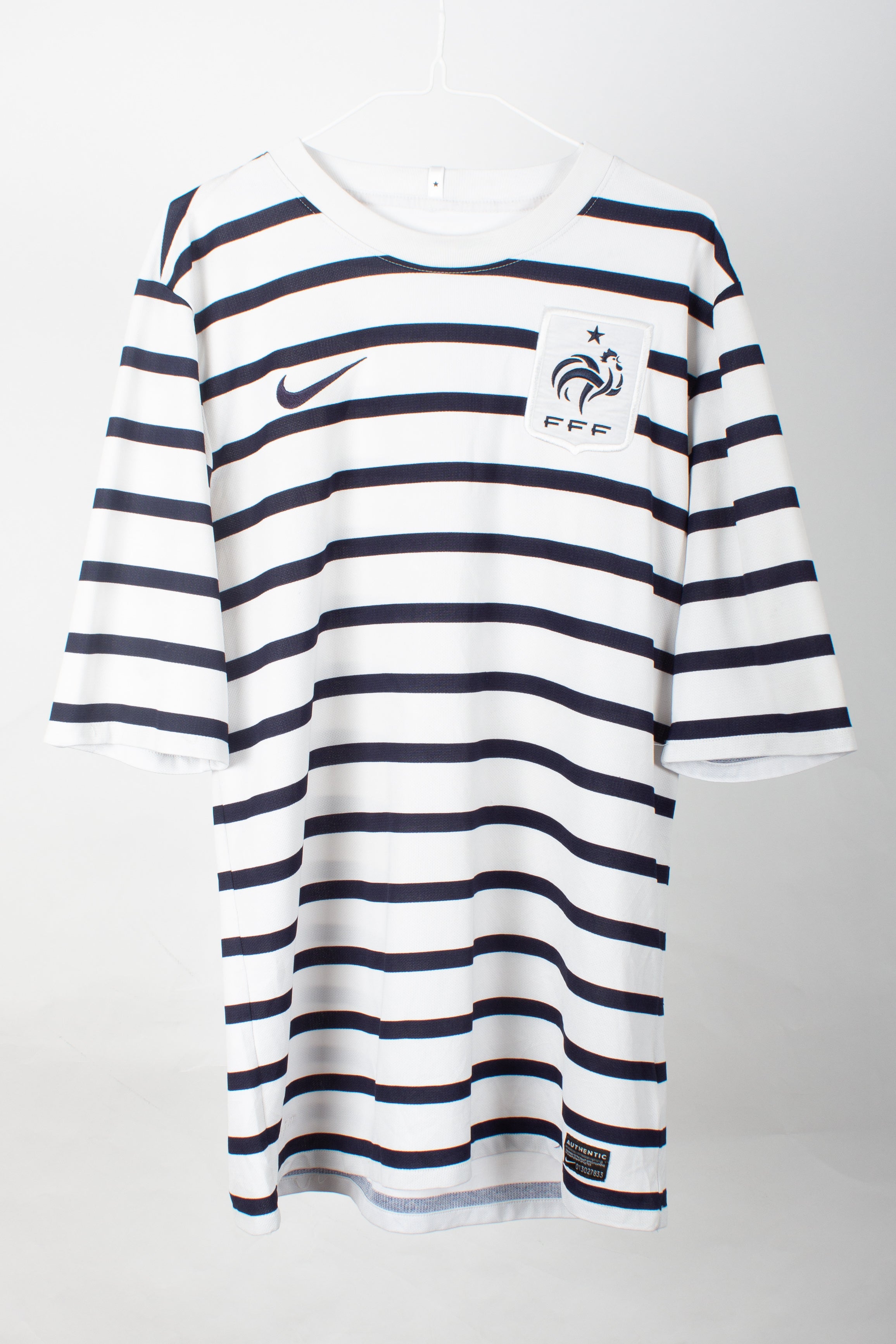 France 2011 Away Shirt (M)