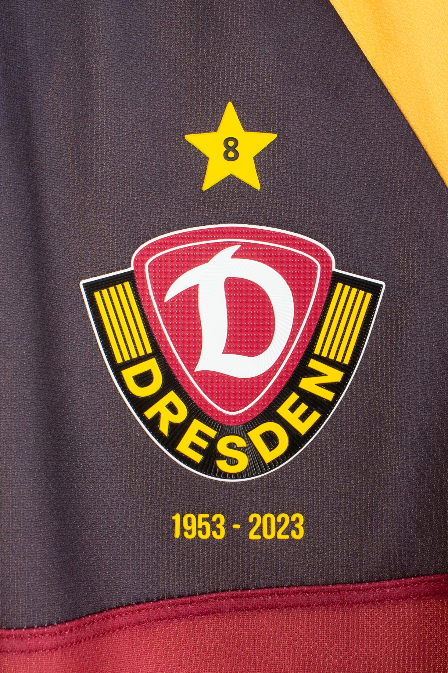 Dynamo Dresden 2022/23 Anniversary Shirt (S)