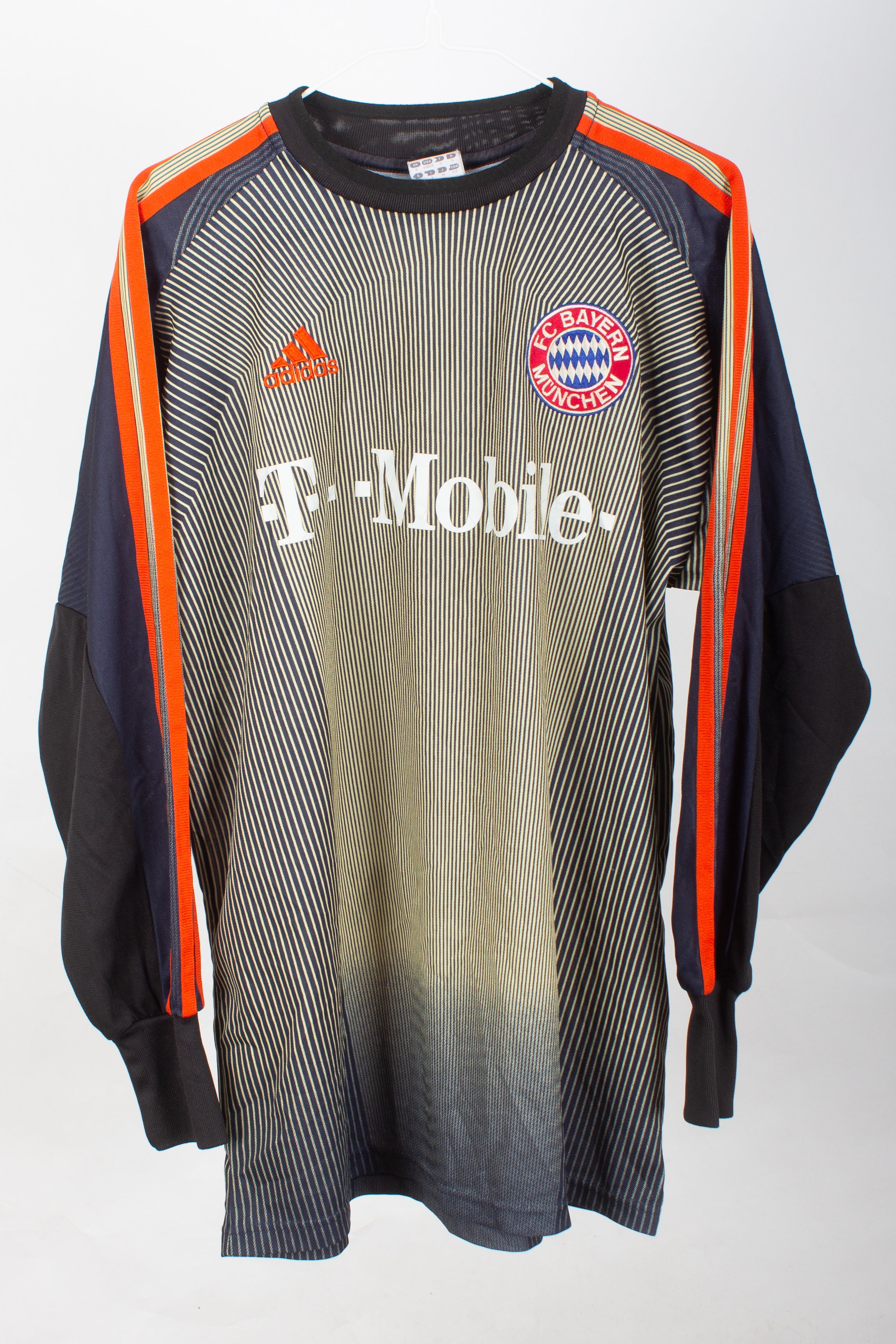 Bayern Munich 2003/04 Goalkeeper Shirt (Kahn #1) (S)