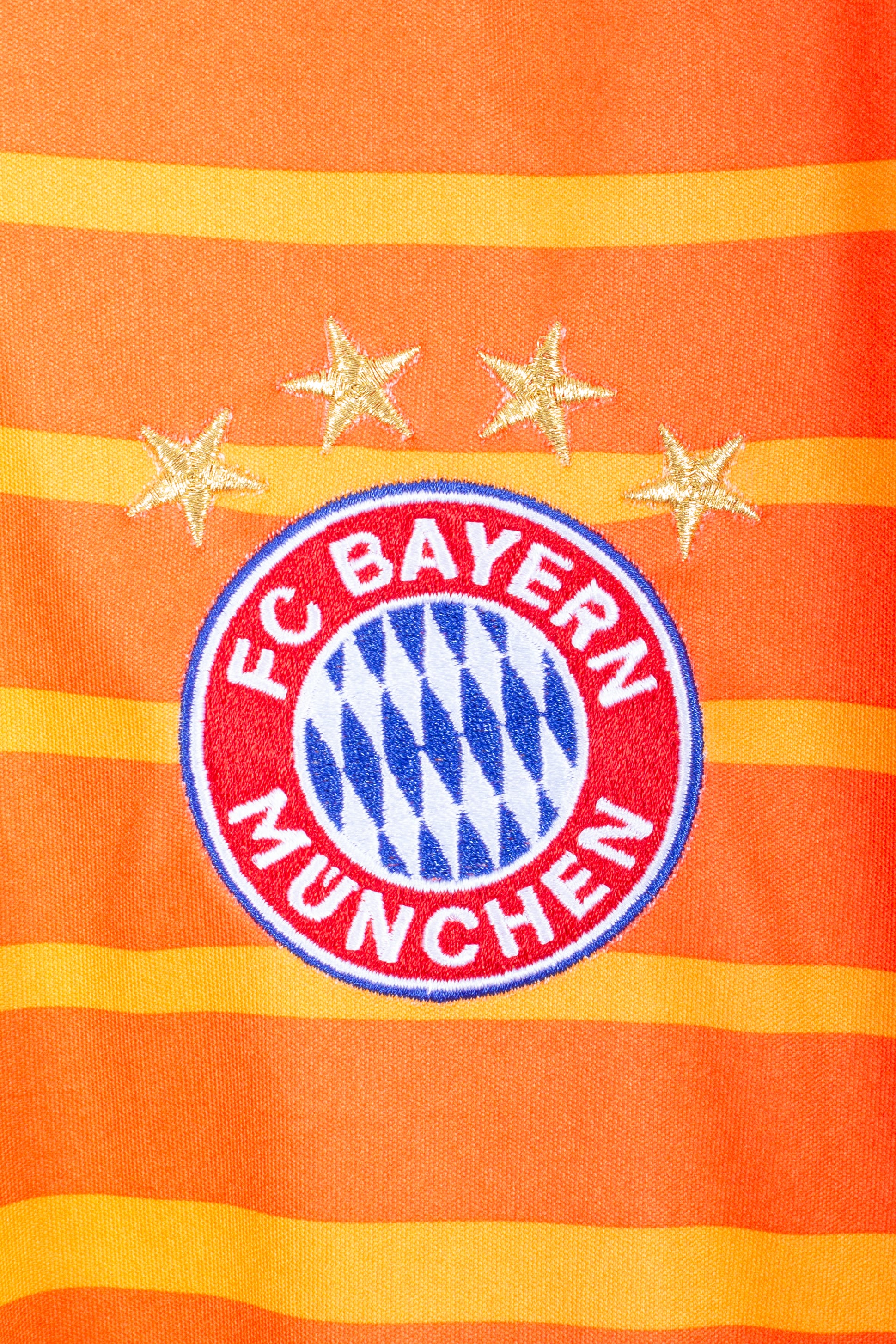 Bayern Munich 2018/19 Goalkeeper Shirt (L)